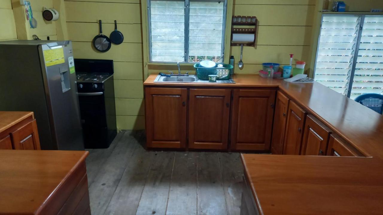 Отель Casa Manati Ливингстон Экстерьер фото